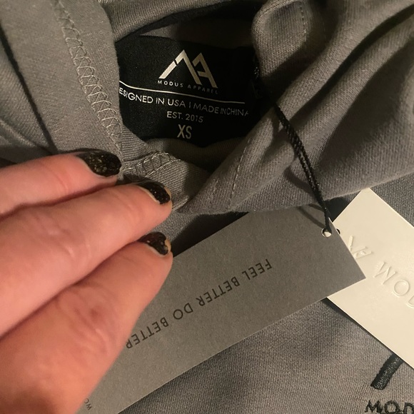 🔥HOT BUY! NEW XS gray hoodie. Side zippered pockets. Rounded bottom. - Picture 5 of 13